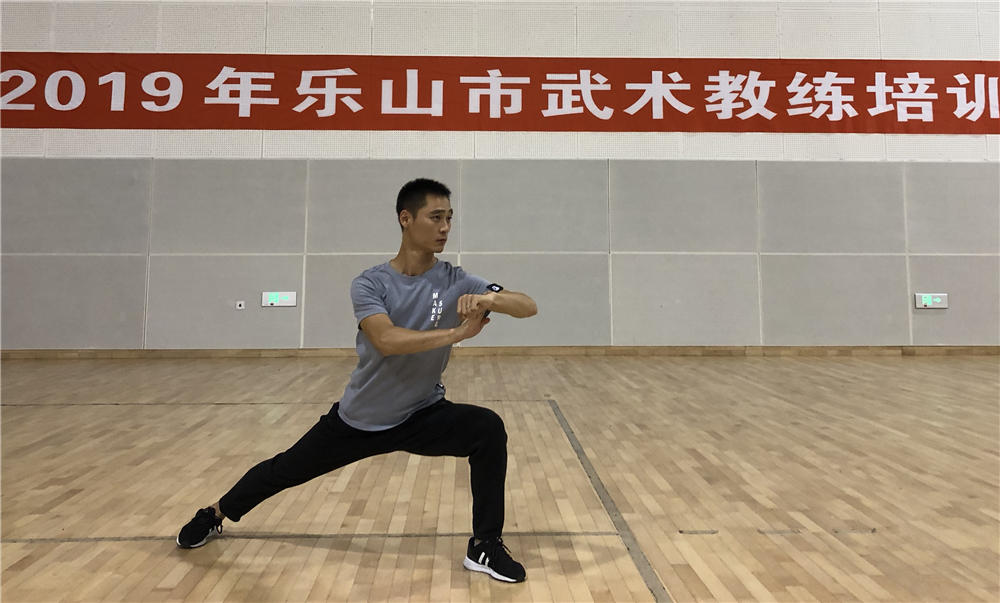 杨鲁师.jpg
