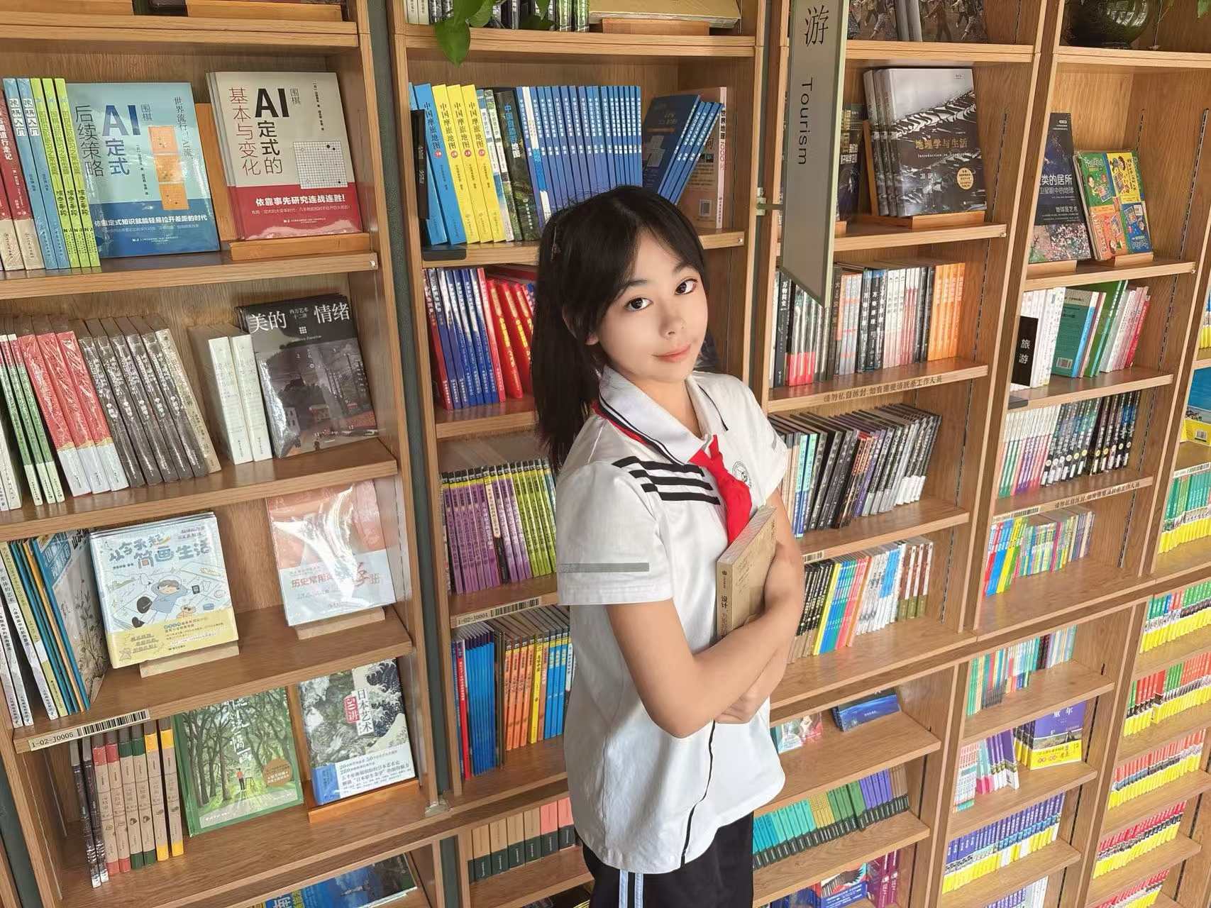 9学少部部长 胡梦媛.jpg